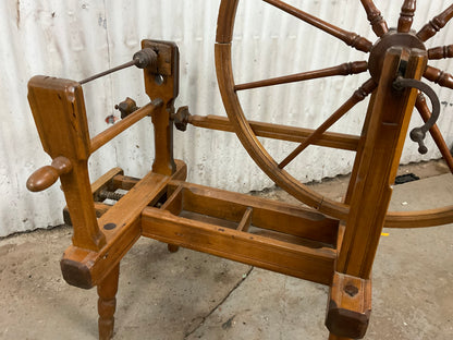 Antique Spinning Wheel - view 3