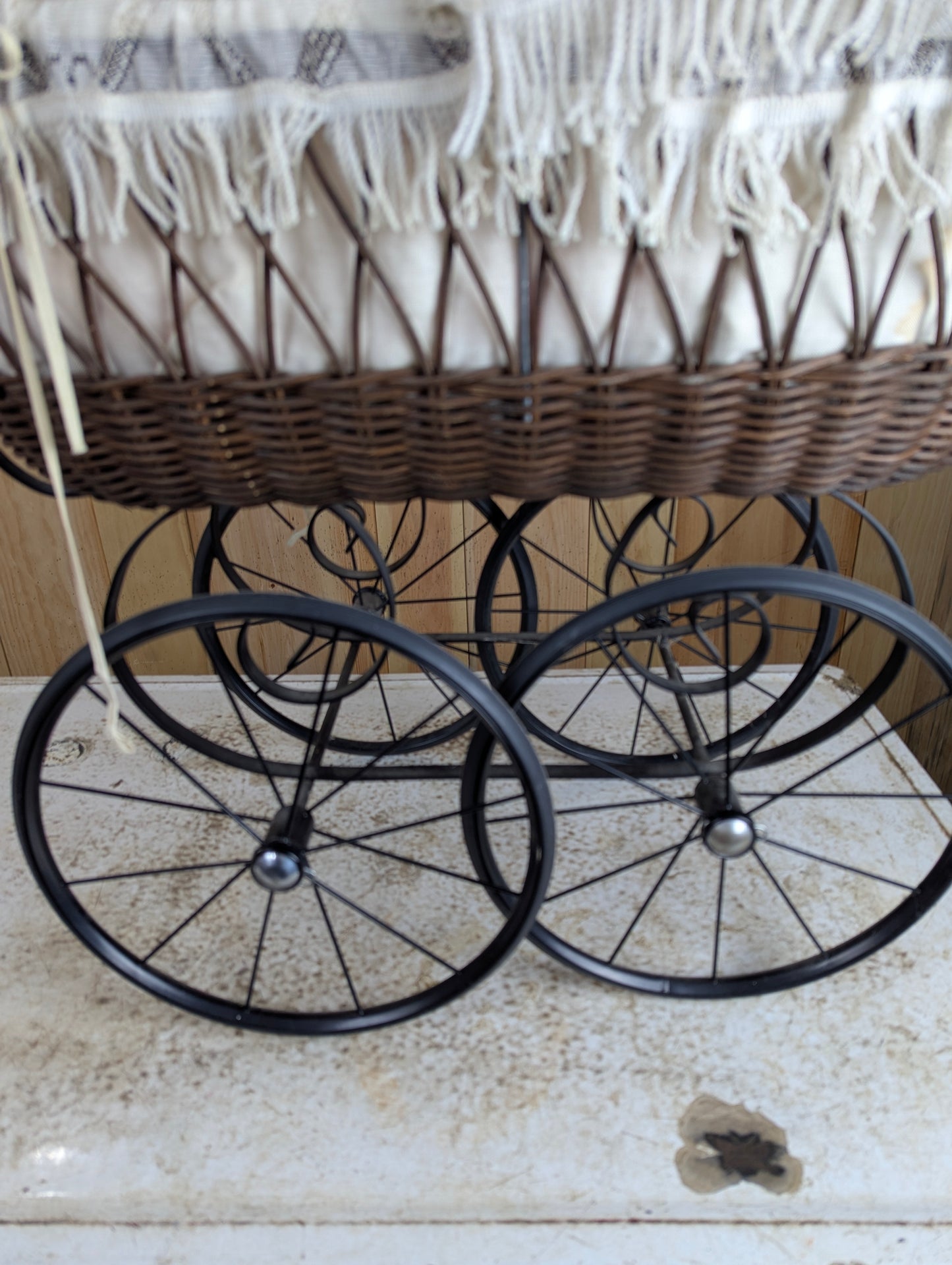 Antique Style Carriage - view 2