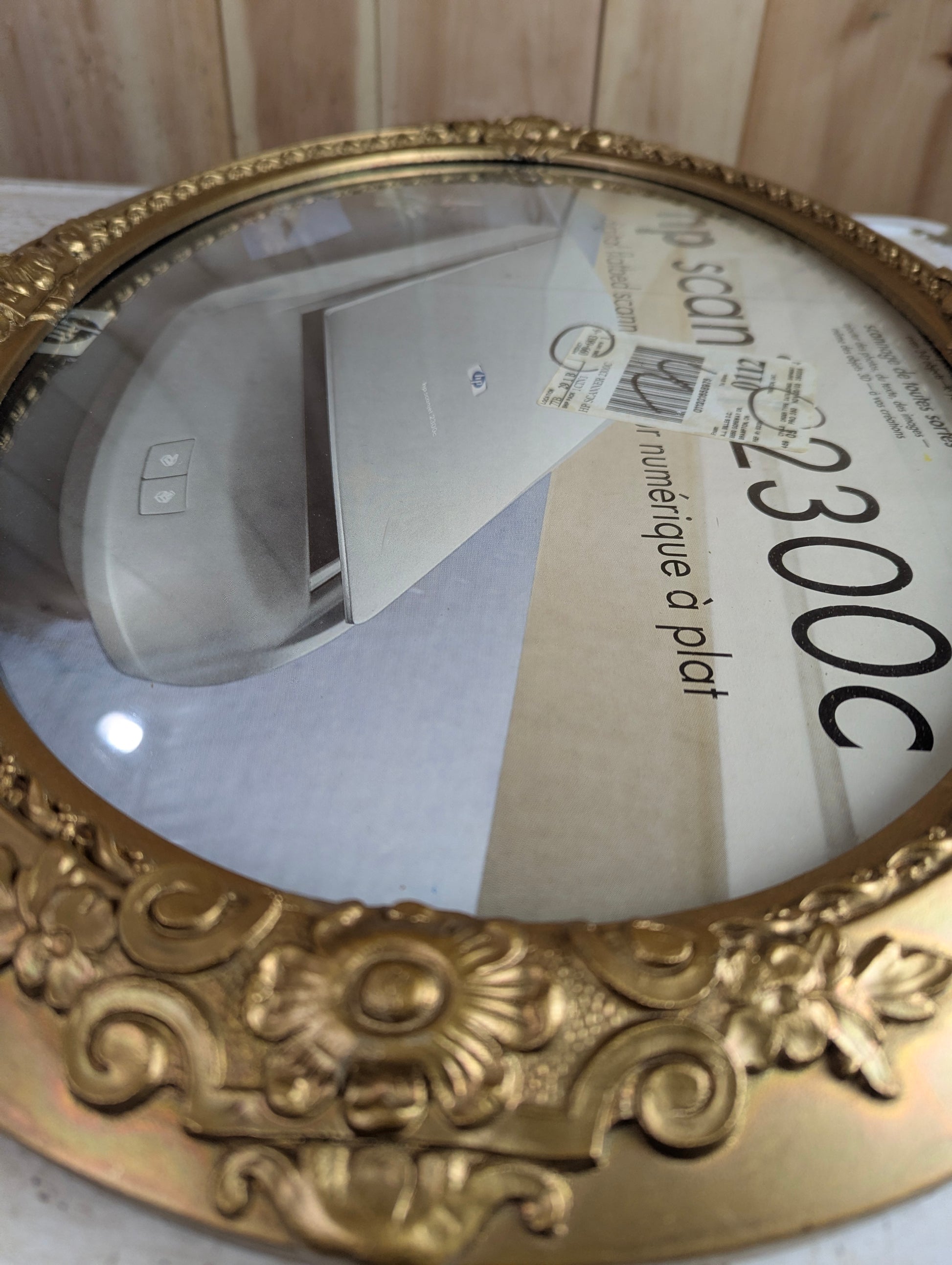 Antique Wood 17" x 23" Oval Bubble Glass Picture Frame - view 4