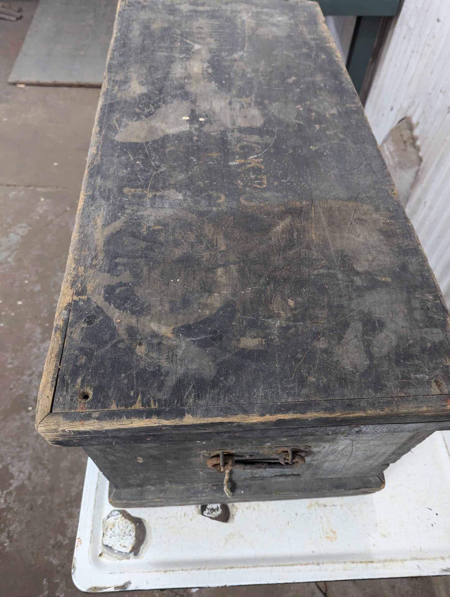 Antique Wooden Carpenter’s Trunk - view 6