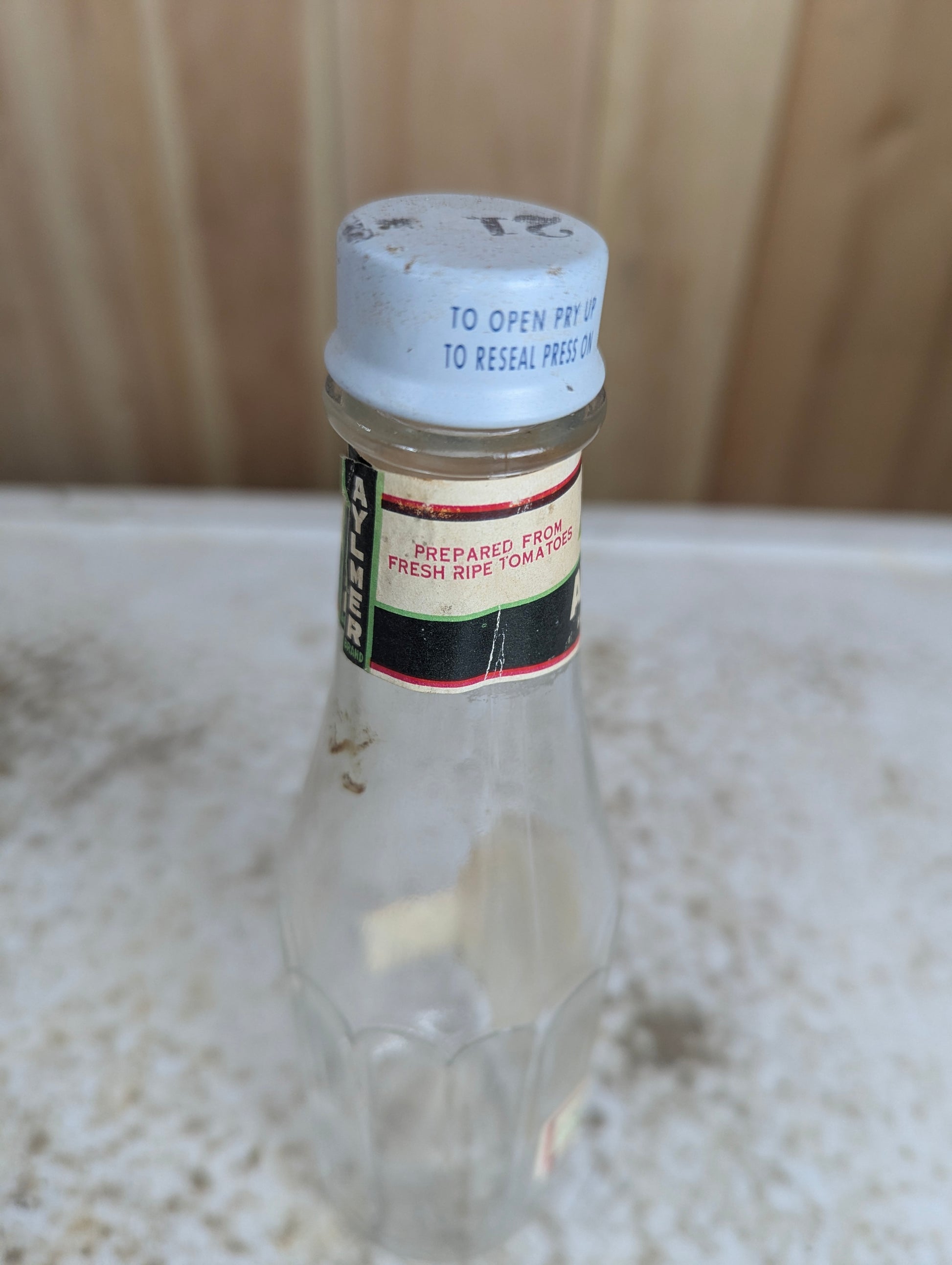 Aylmer 11 Fl Oz Glass Tomato Catsup Bottle with Cap - view 4