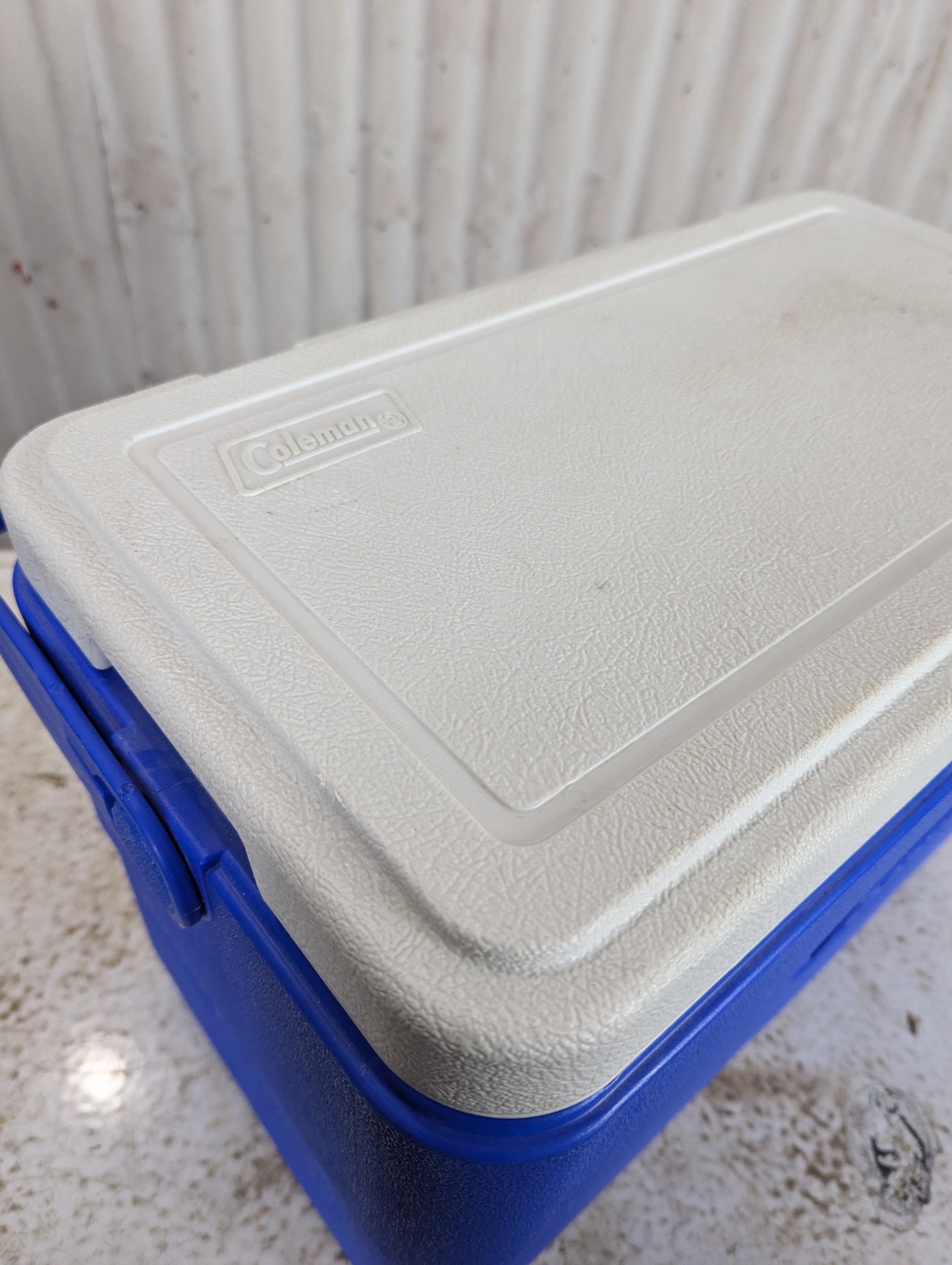 Blue Coleman Cooler Model 6277 - view 3