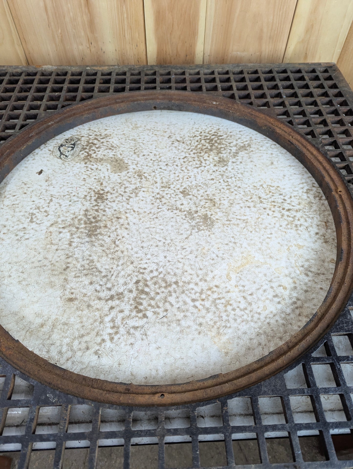 Cast Iron Manhole Industrial Grade - Chipped - view 3