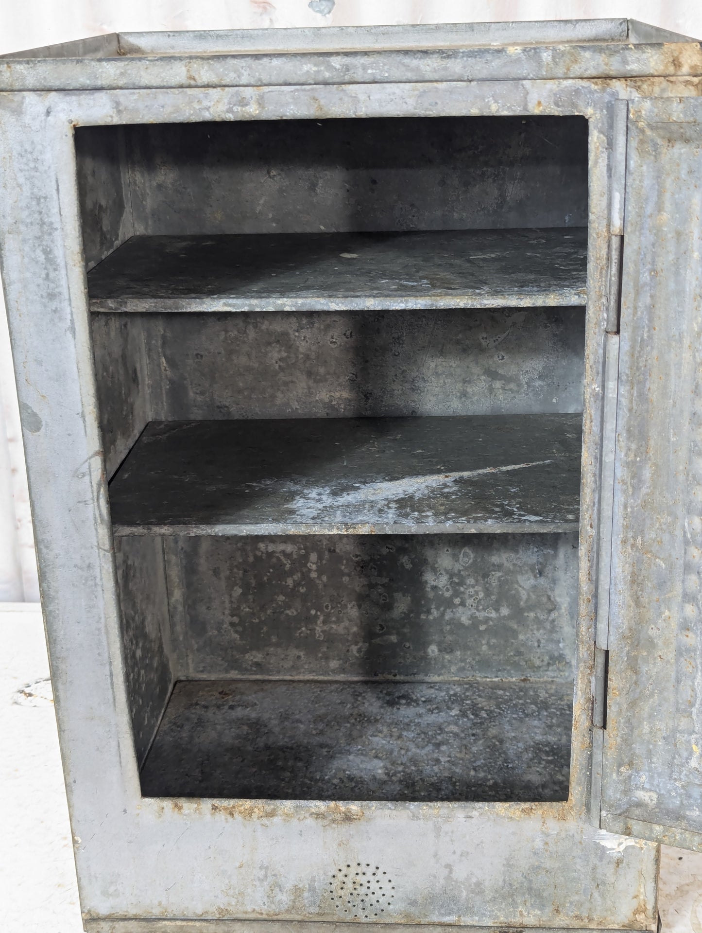 Early 1900’s Antique Home Comfort Bread and Cake Cabinet - view 4