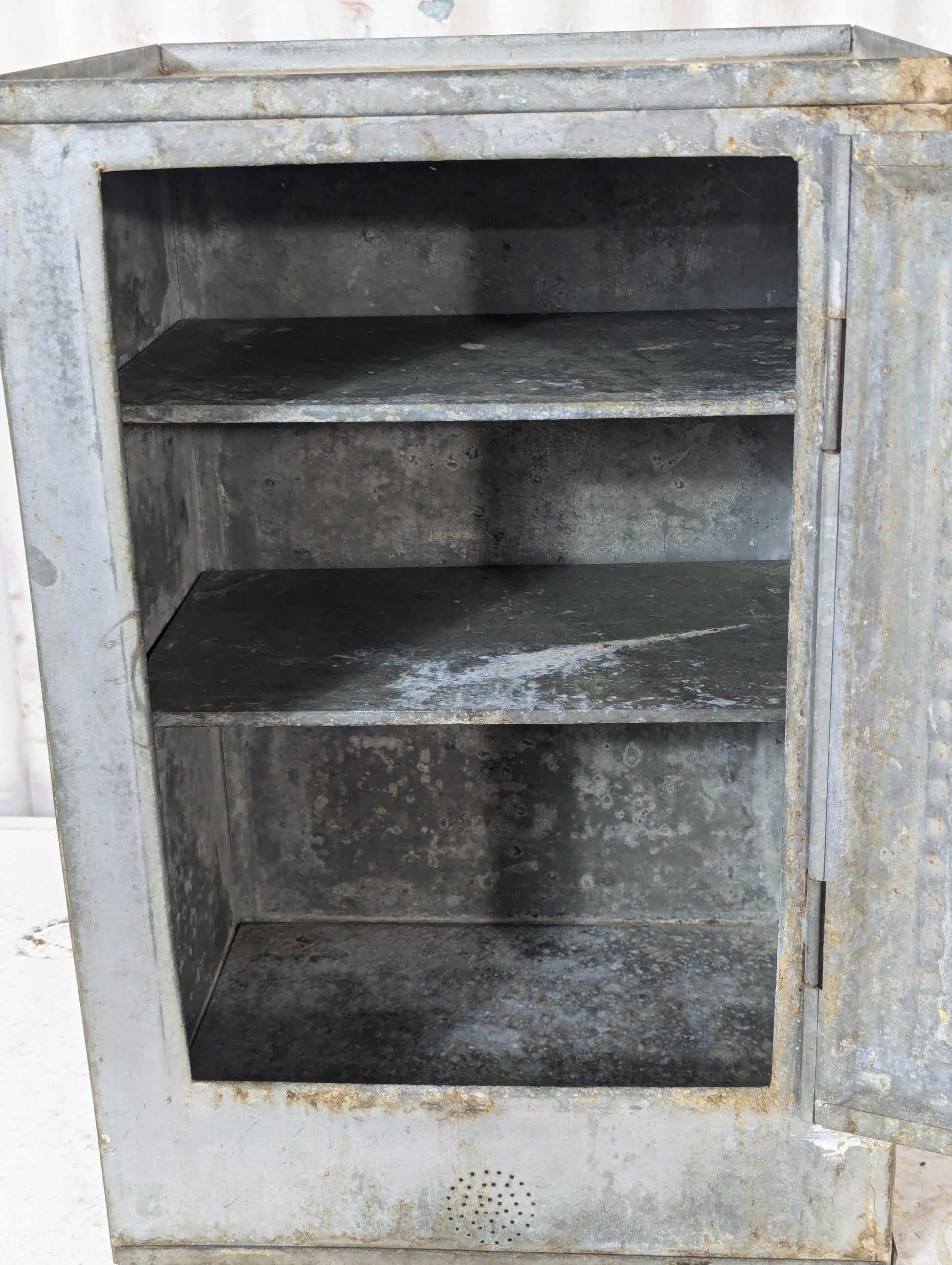 Early 1900’s Antique Home Comfort Bread and Cake Cabinet - view 4