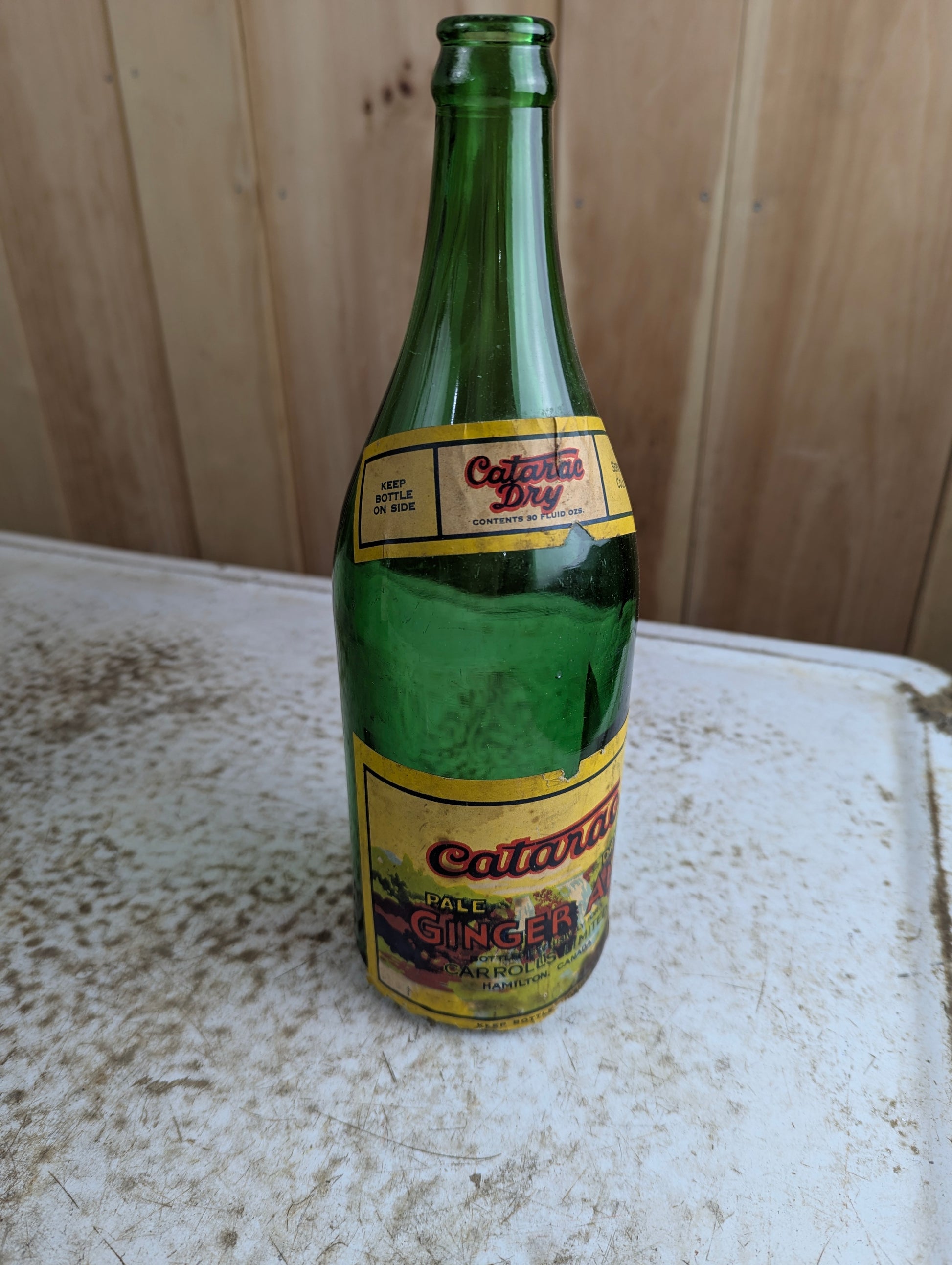 Early 30oz Catarac Dry Pale Ginger Ale Consumers Glass Paper Label Soda Bottle