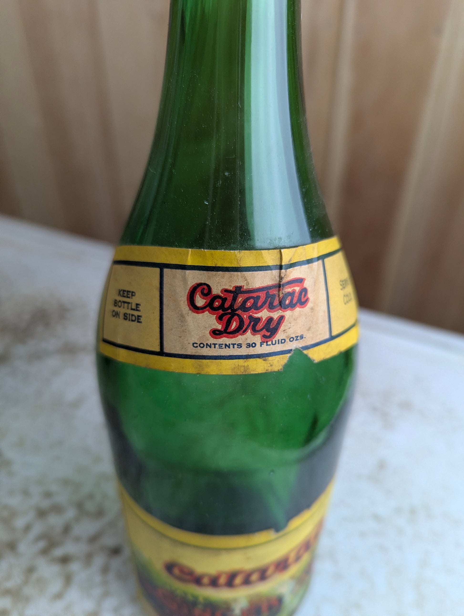 Early 30oz Catarac Dry Pale Ginger Ale Consumers Glass Paper Label Soda Bottle - view 2