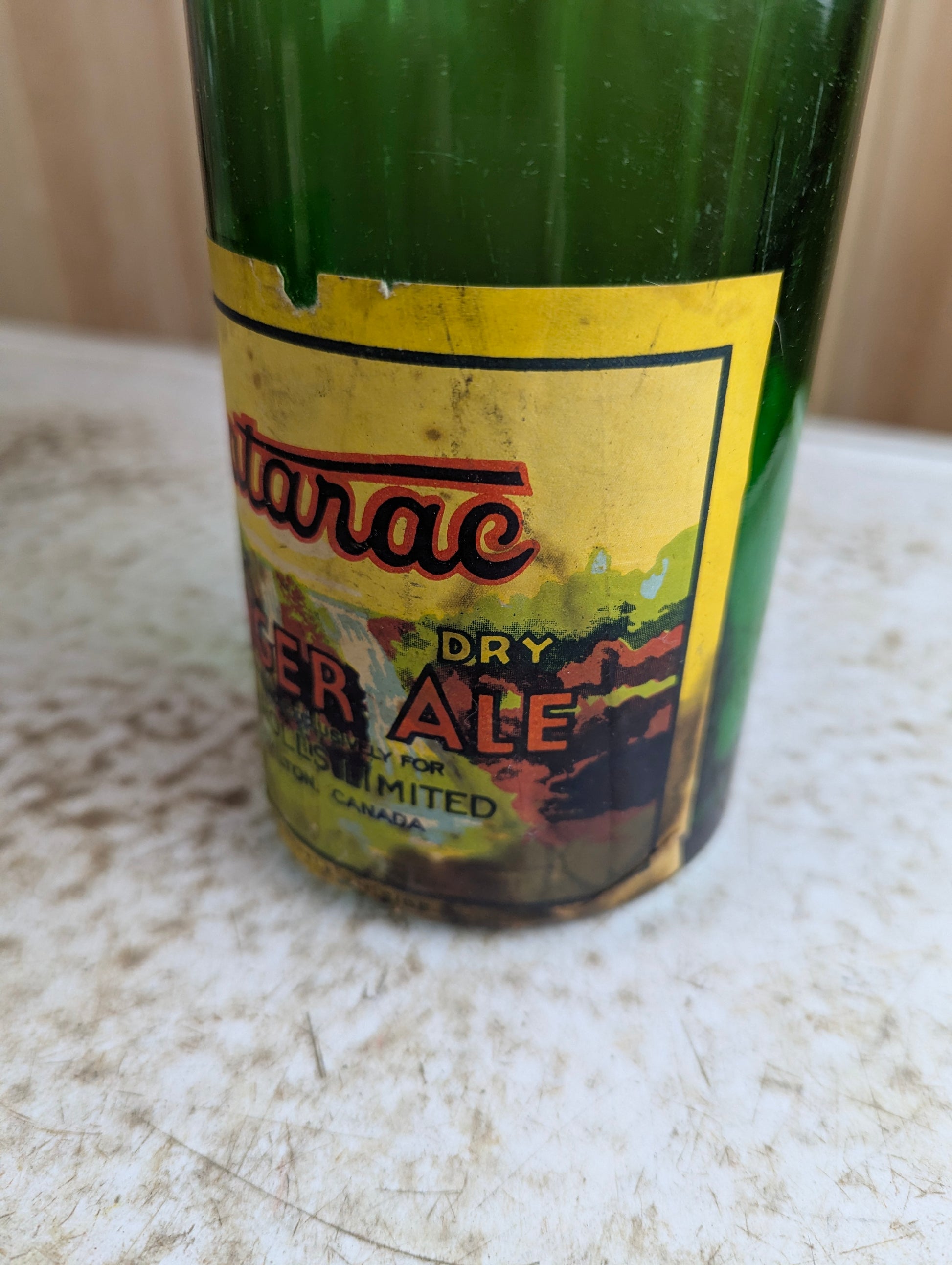 Early 30oz Catarac Dry Pale Ginger Ale Consumers Glass Paper Label Soda Bottle - view 4