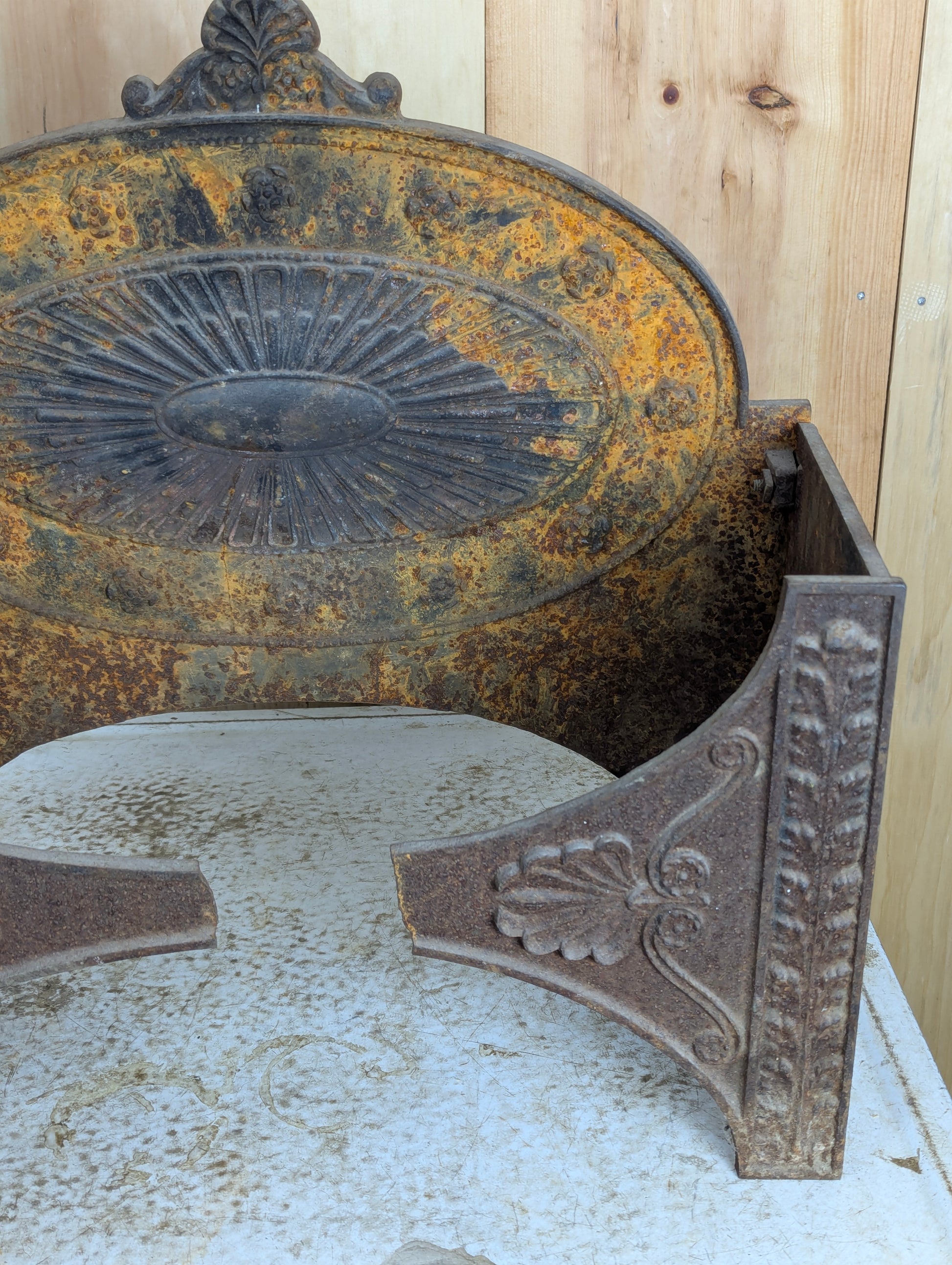 Edwardian Cast Iron Fire Basket - view 3