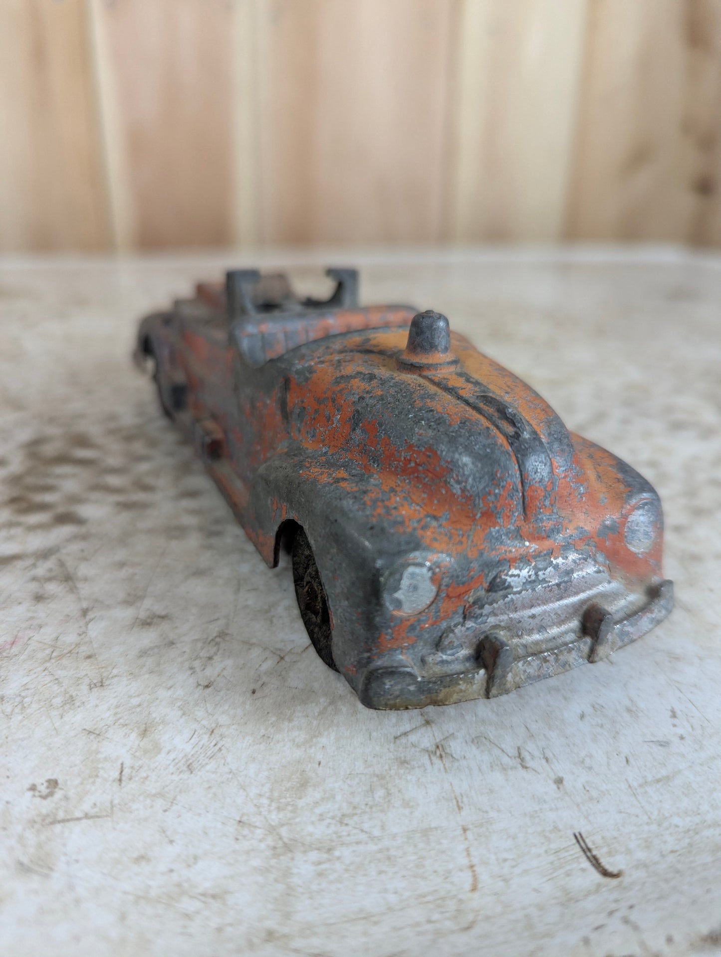Hubley Kiddie Toy #463 Metal Fire Truck - view 2
