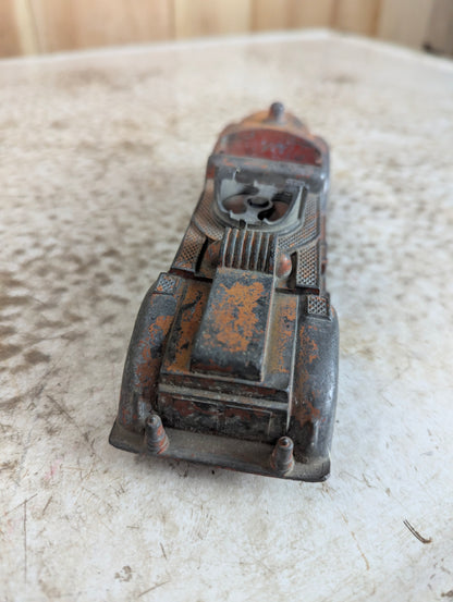 Hubley Kiddie Toy #463 Metal Fire Truck - view 4