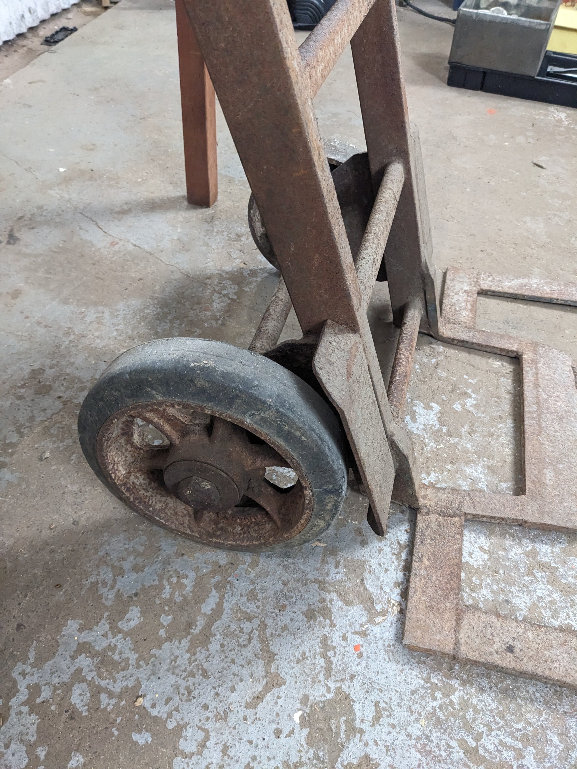 Industrial Barrel Hand Cart - view 3