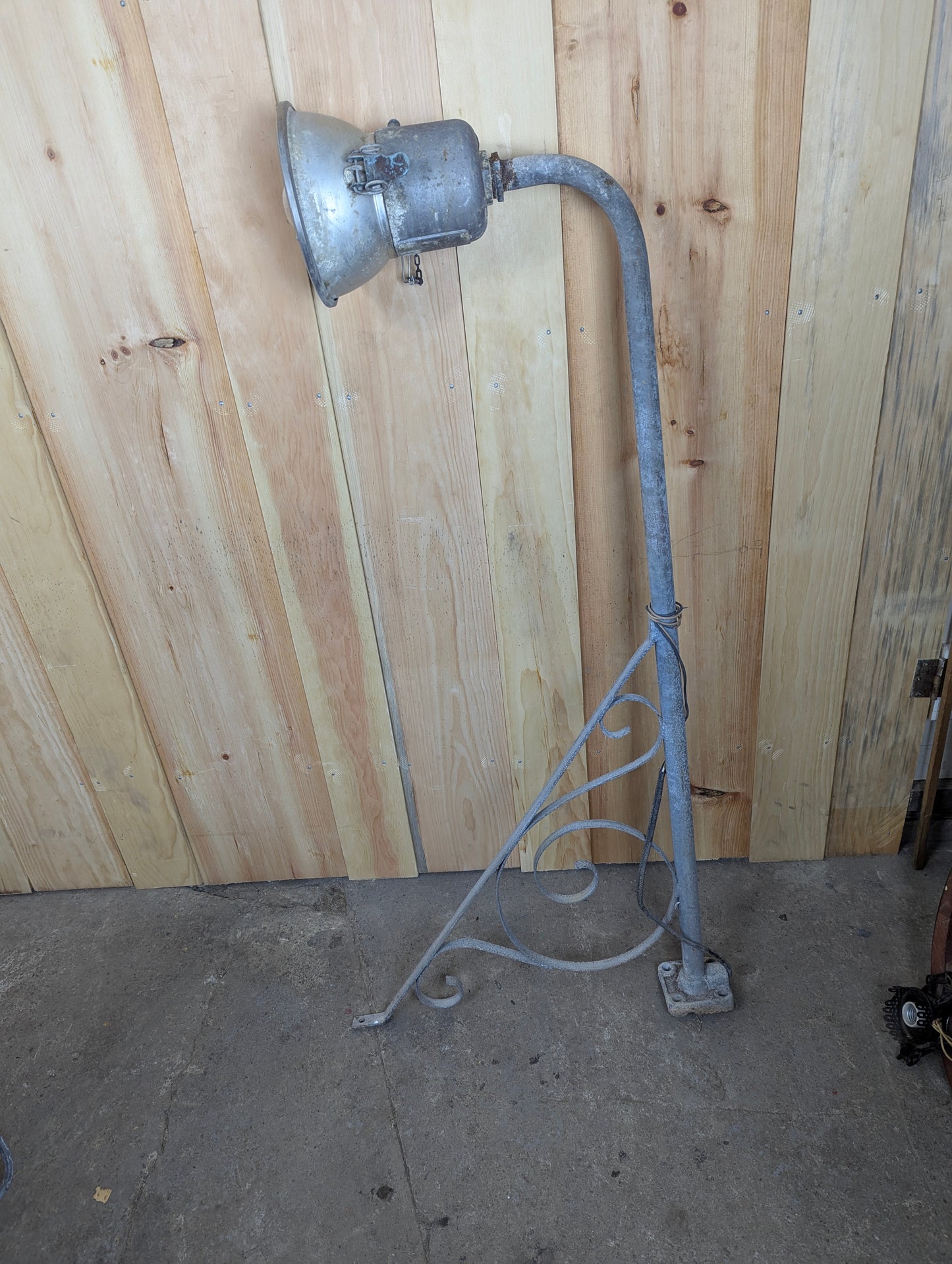 Industrial Cast Aluminum Street Lighting Bracket with Shade