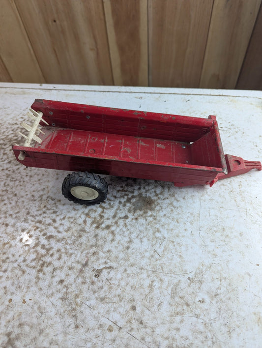 Vintage 1960s Ertl Red Toy Farm Manure Spreader Wagon