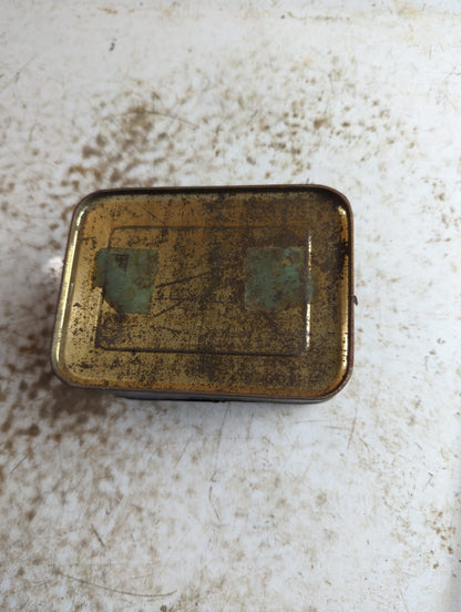 Antique Edgeworth Extra Plug Slice Tobacco Tin Larus & Bro Richmond VA