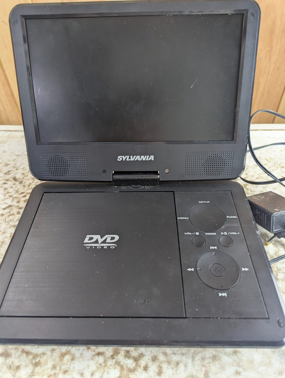 Sylvania SDVD9327 Portable DVD Player with Swivel Screen - Works