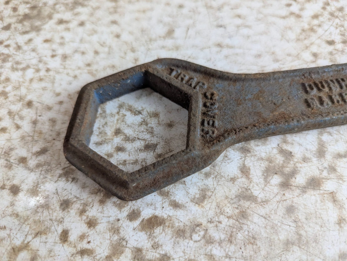 Antique Dunham Bush Co. Burlington Iowa D295 Steam Trap Cover Wrench Cast Iron
