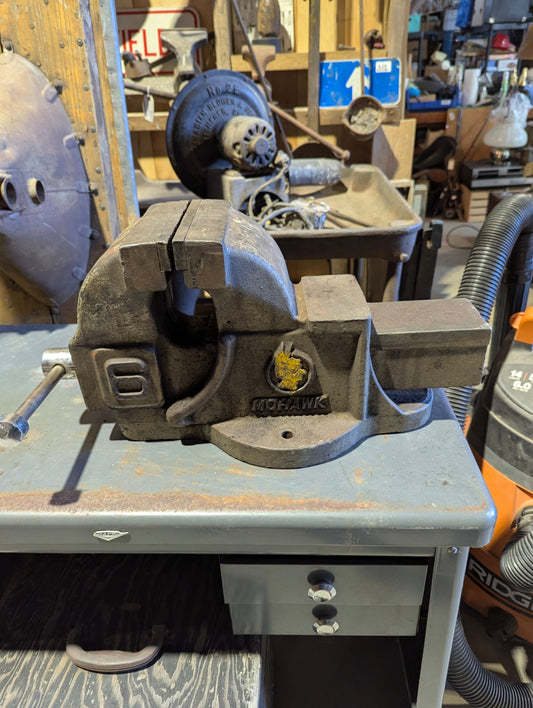 Vintage Mohawk No. 6 Cast Iron Bench Vise