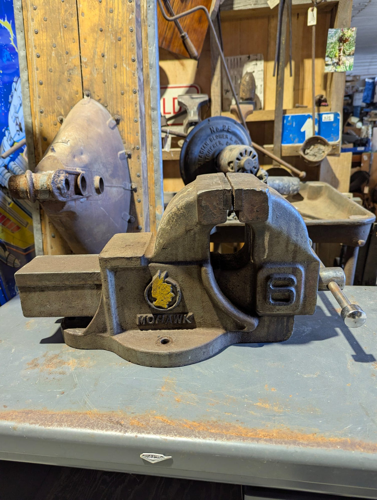 Vintage Mohawk No. 6 Cast Iron Bench Vise