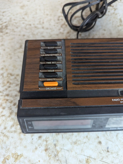 Ken-Tech AM FM Clock Radio Model R-1680 - view 2