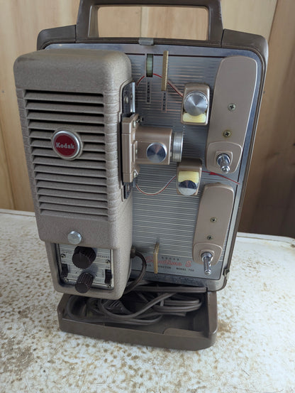 Kodak Showtime 8 Movie Projector - Works - view 2