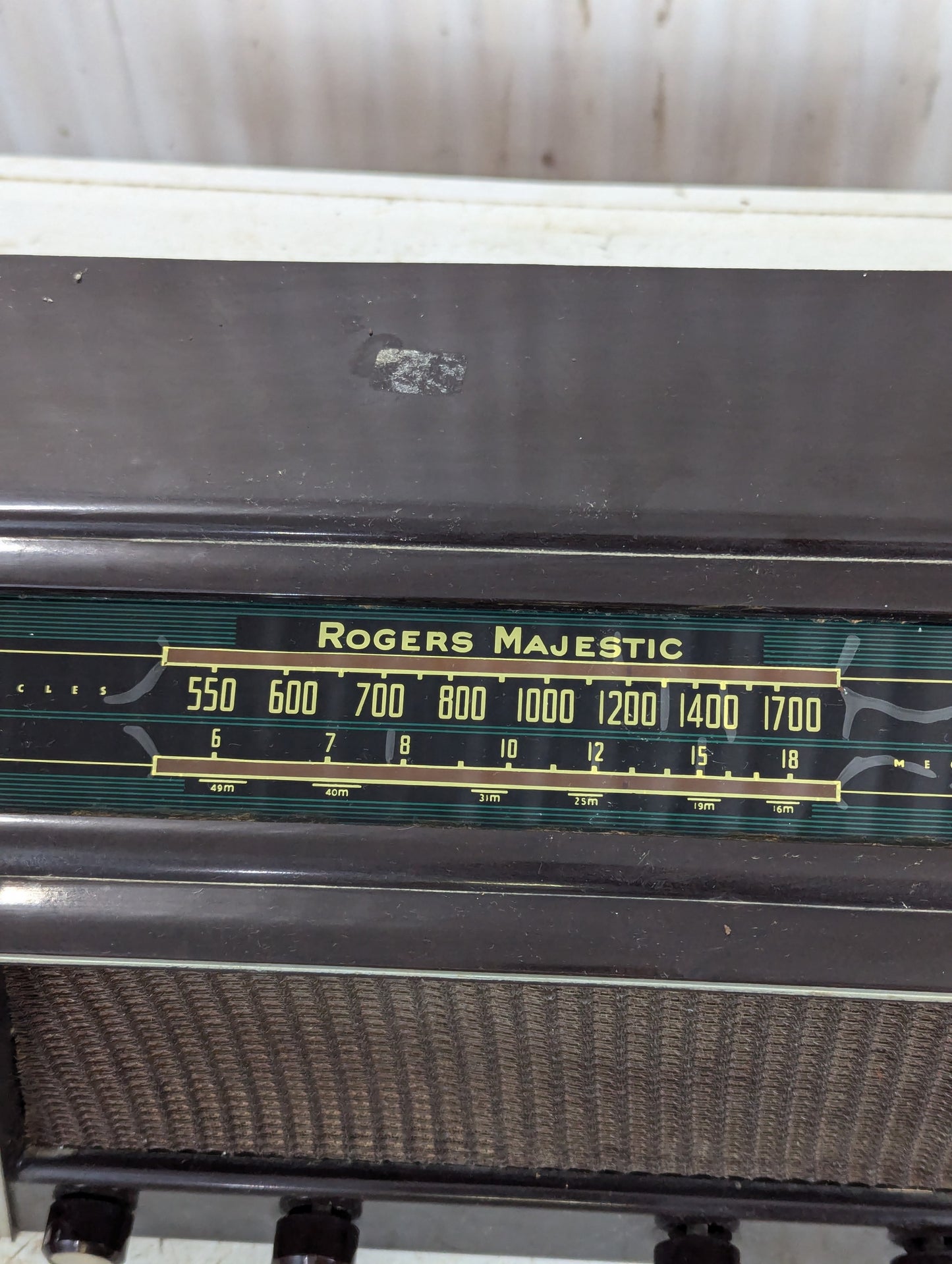 Late 1940’s Roger’s Majestc Radio - view 2