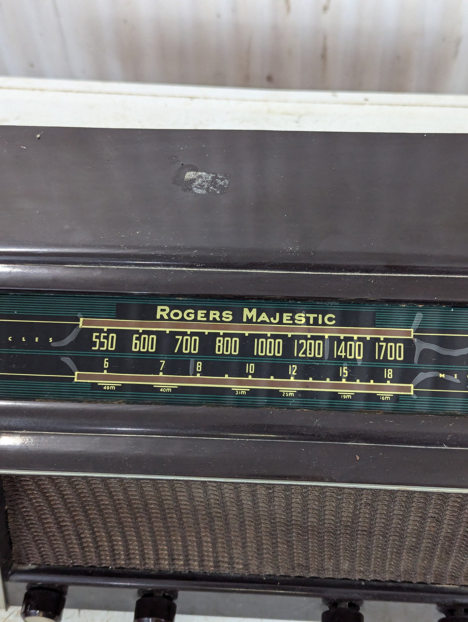 Late 1940’s Roger’s Majestc Radio - view 2