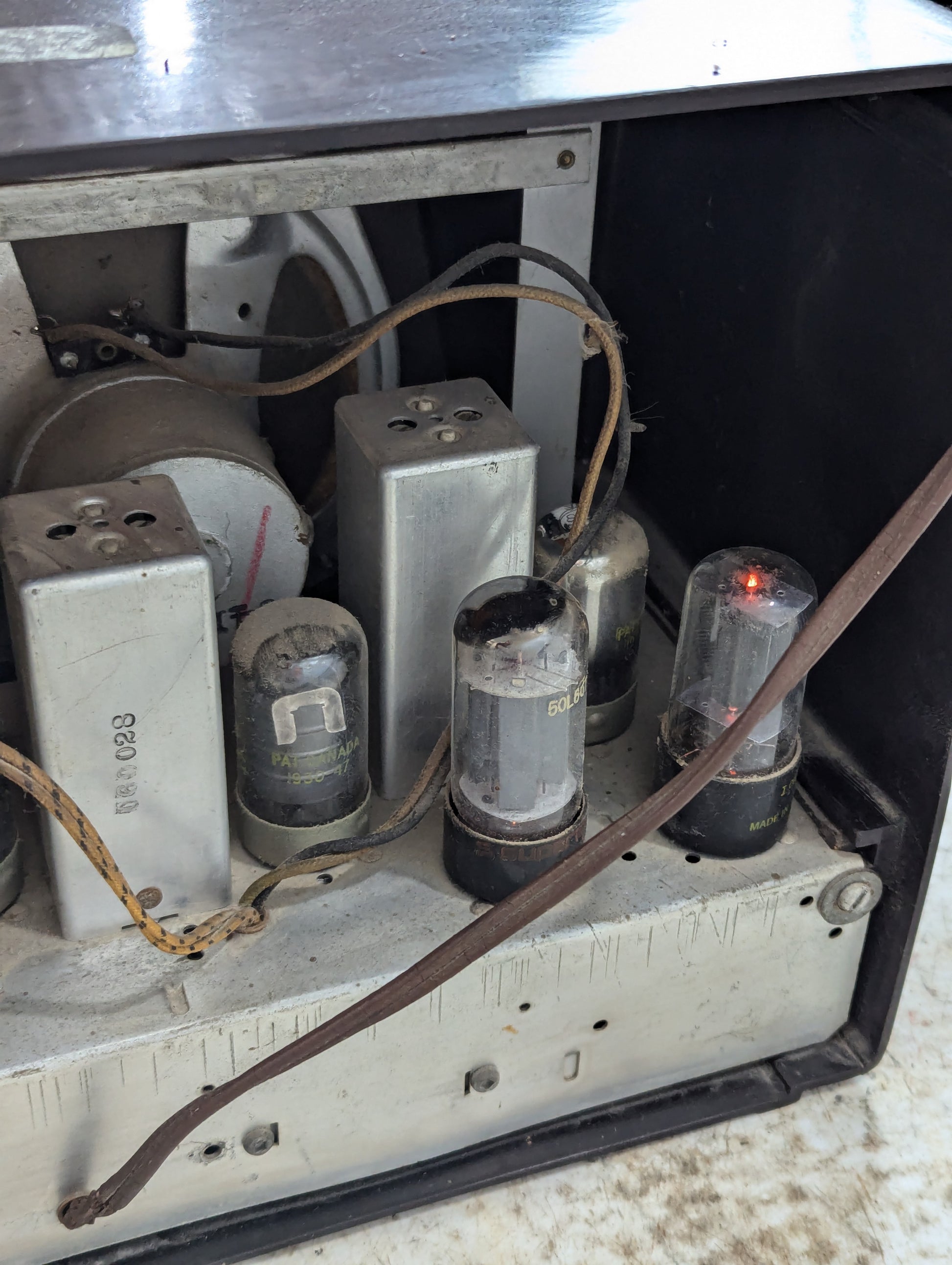 Late 1940’s Roger’s Majestc Radio - view 4