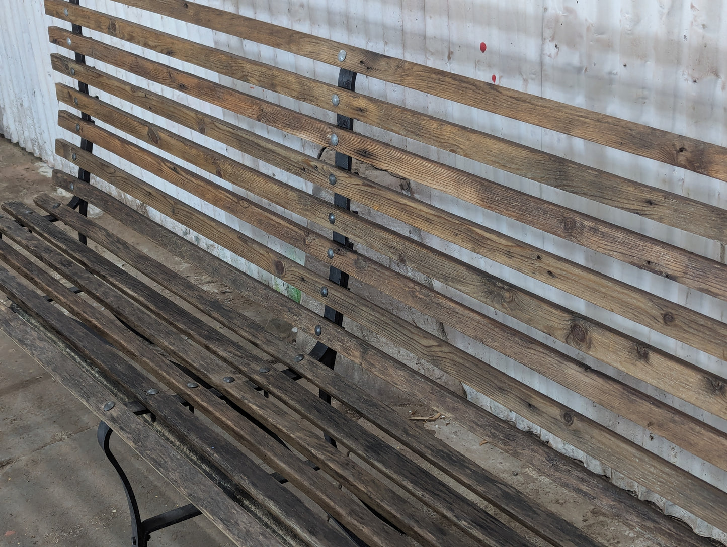 Long Railway Station Bench - view 5
