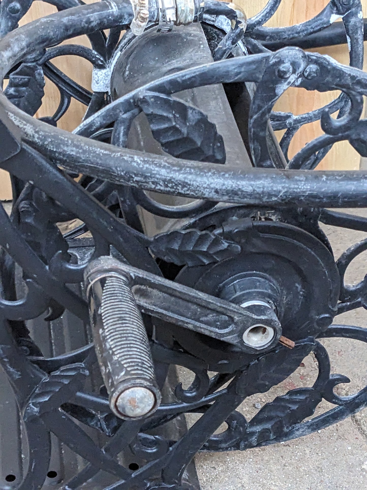 Metal Garden Hose Wheel with Bracket - view 2