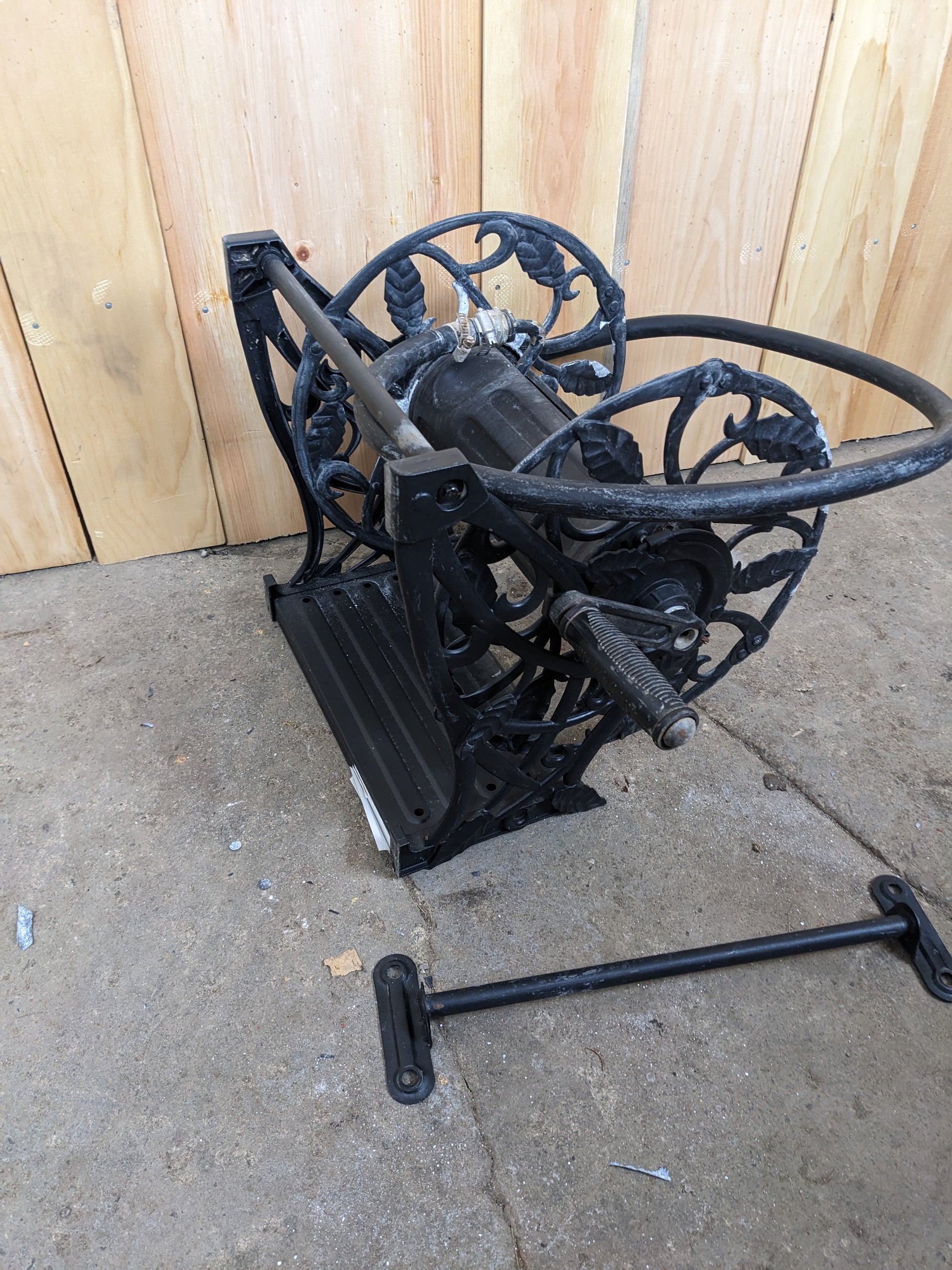 Metal Garden Hose Wheel with Bracket - view 3