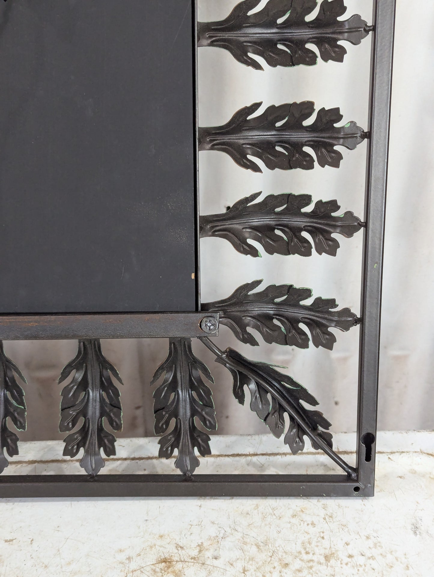 Mirror with Metal Frame & Leaves - view 8