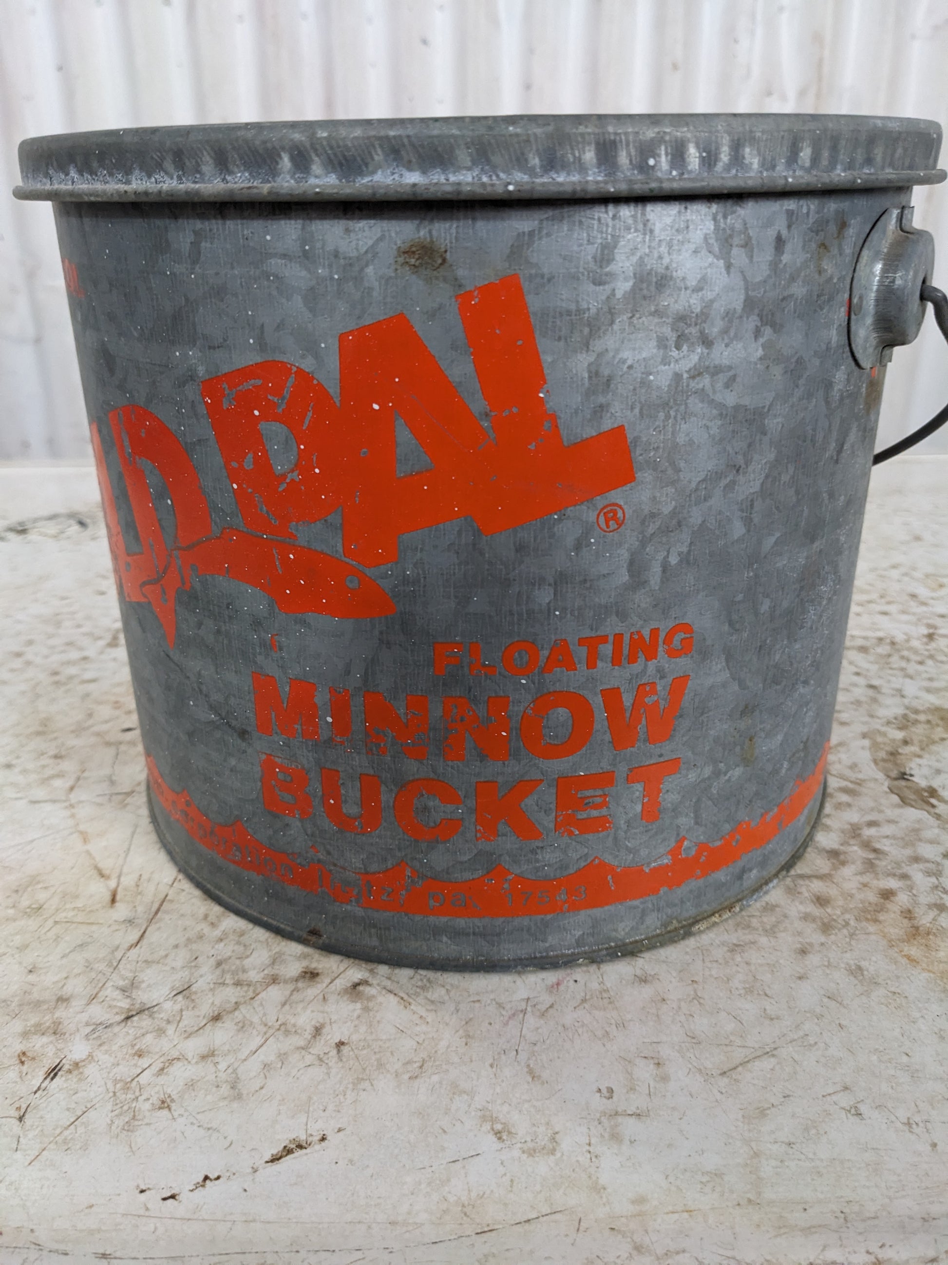 Old Pal 8 Qt. Galvanized Floating Minnow Bucket - view 2