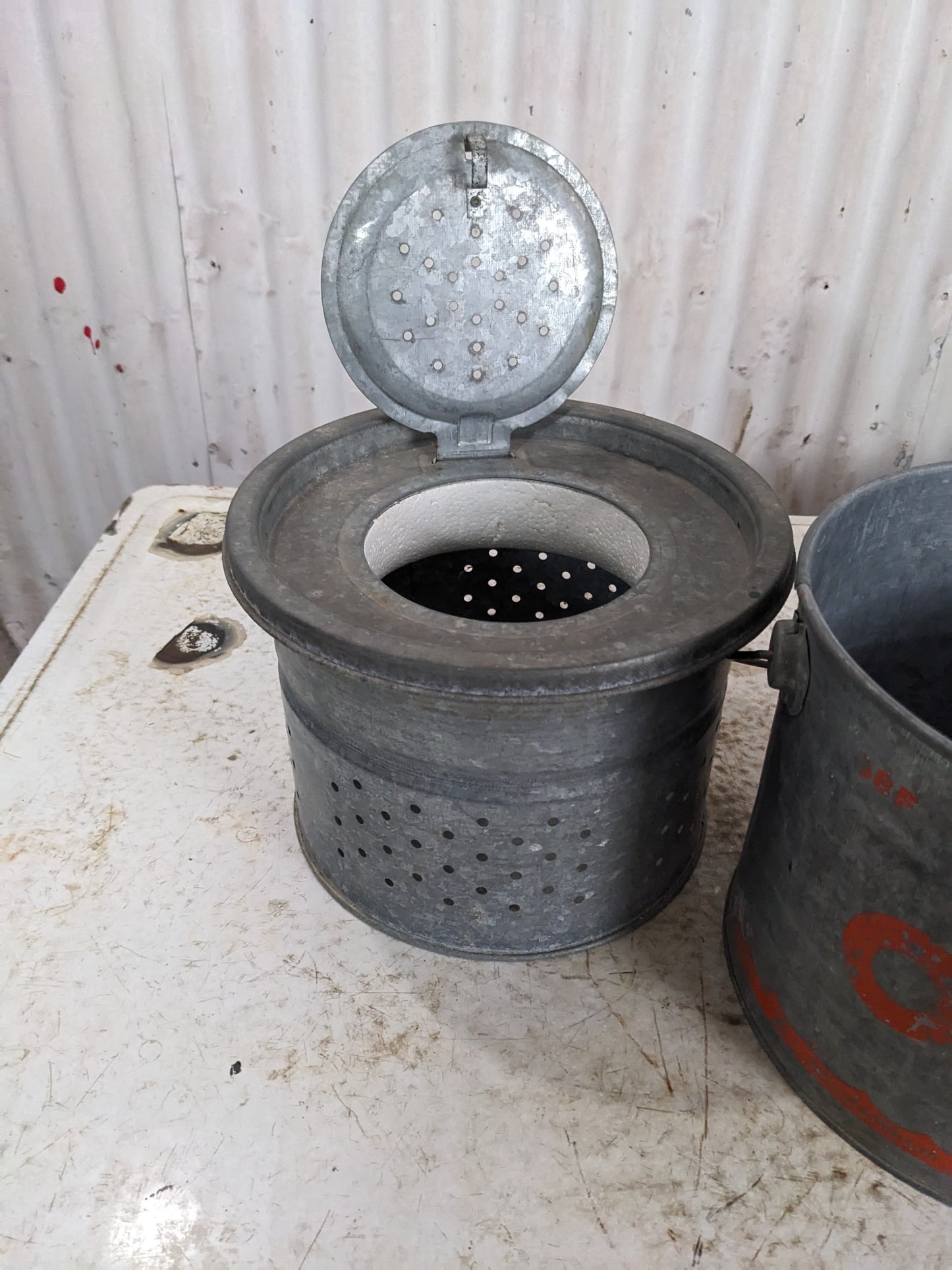 Old Pal 8 Qt. Galvanized Floating Minnow Bucket - view 4