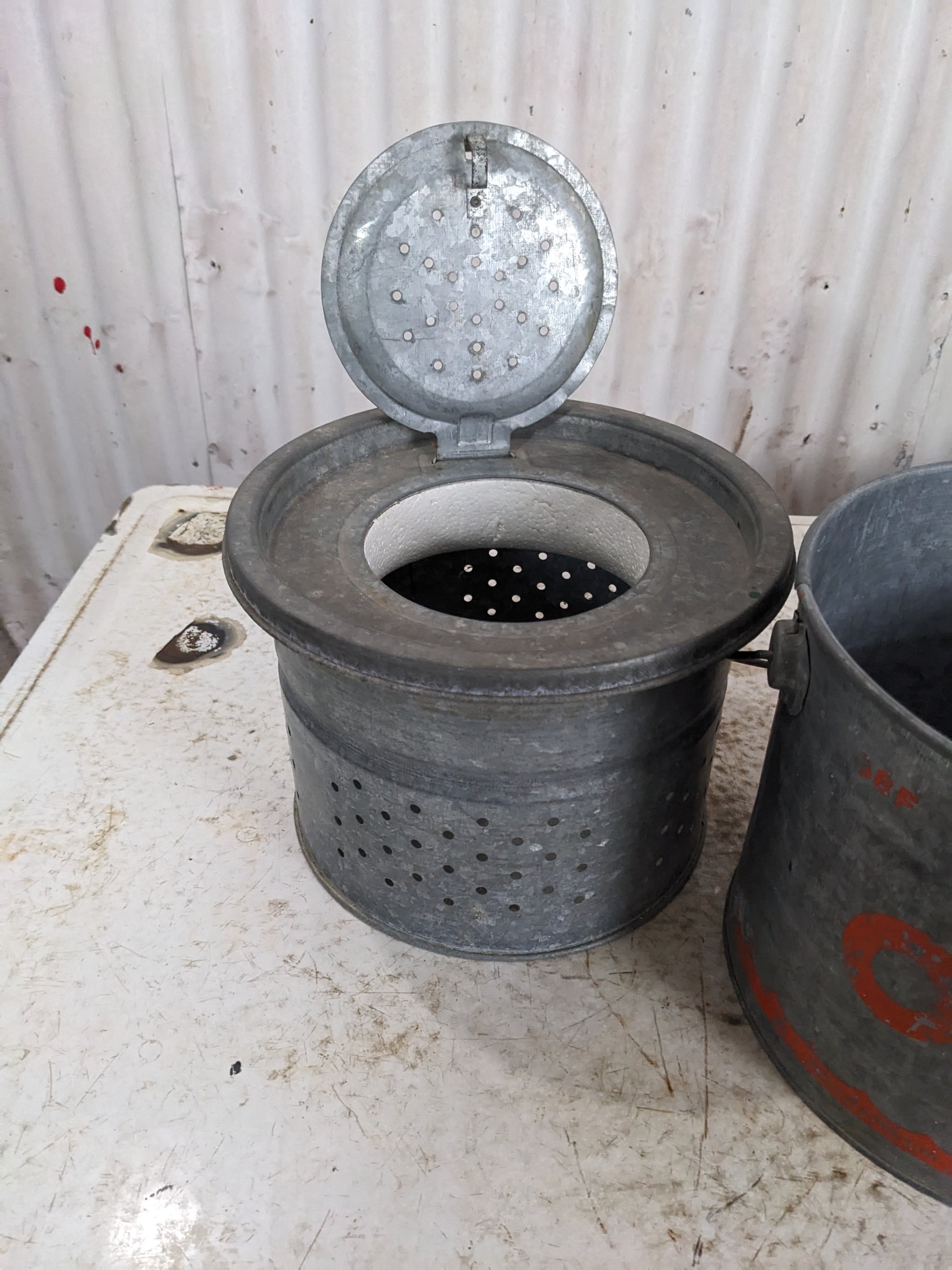 Old Pal 8 Qt. Galvanized Floating Minnow Bucket - view 4