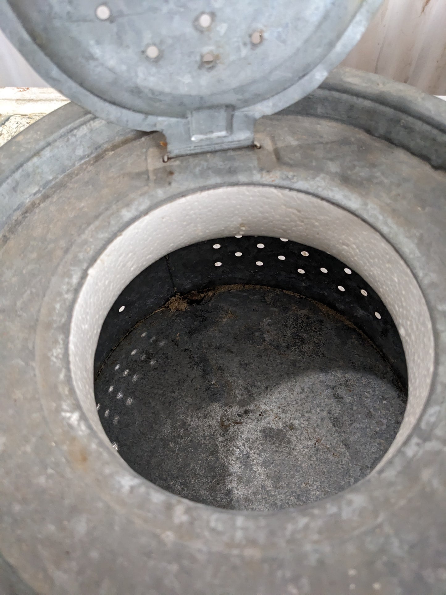 Old Pal 8 Qt. Galvanized Floating Minnow Bucket - view 5