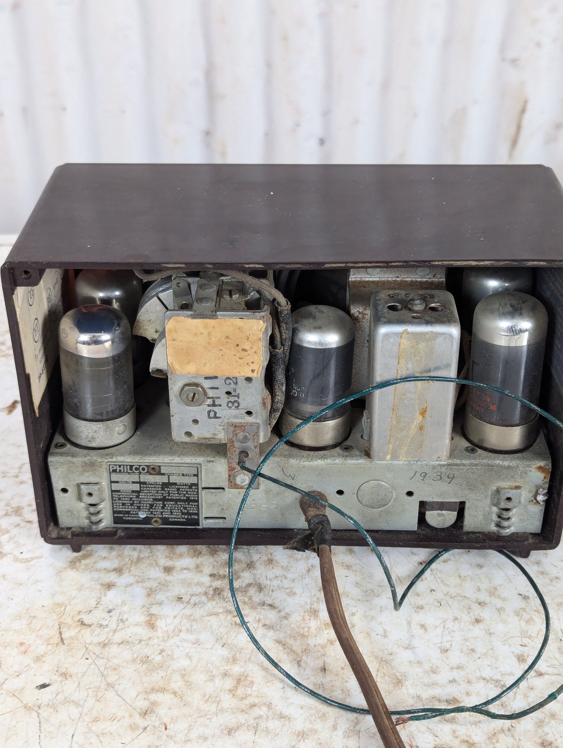 Philco 1939 Type 10 Radio - view 3
