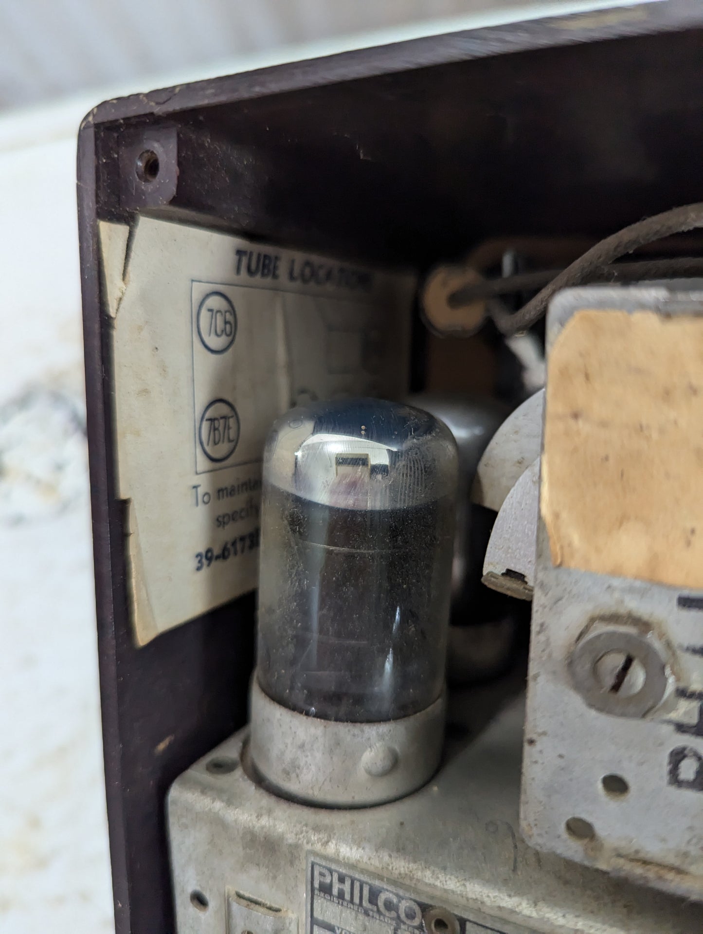 Philco 1939 Type 10 Radio - view 5