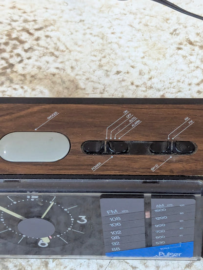 Pulser Model 44-2141-8 Quartz Analog Clock Radio - view 2