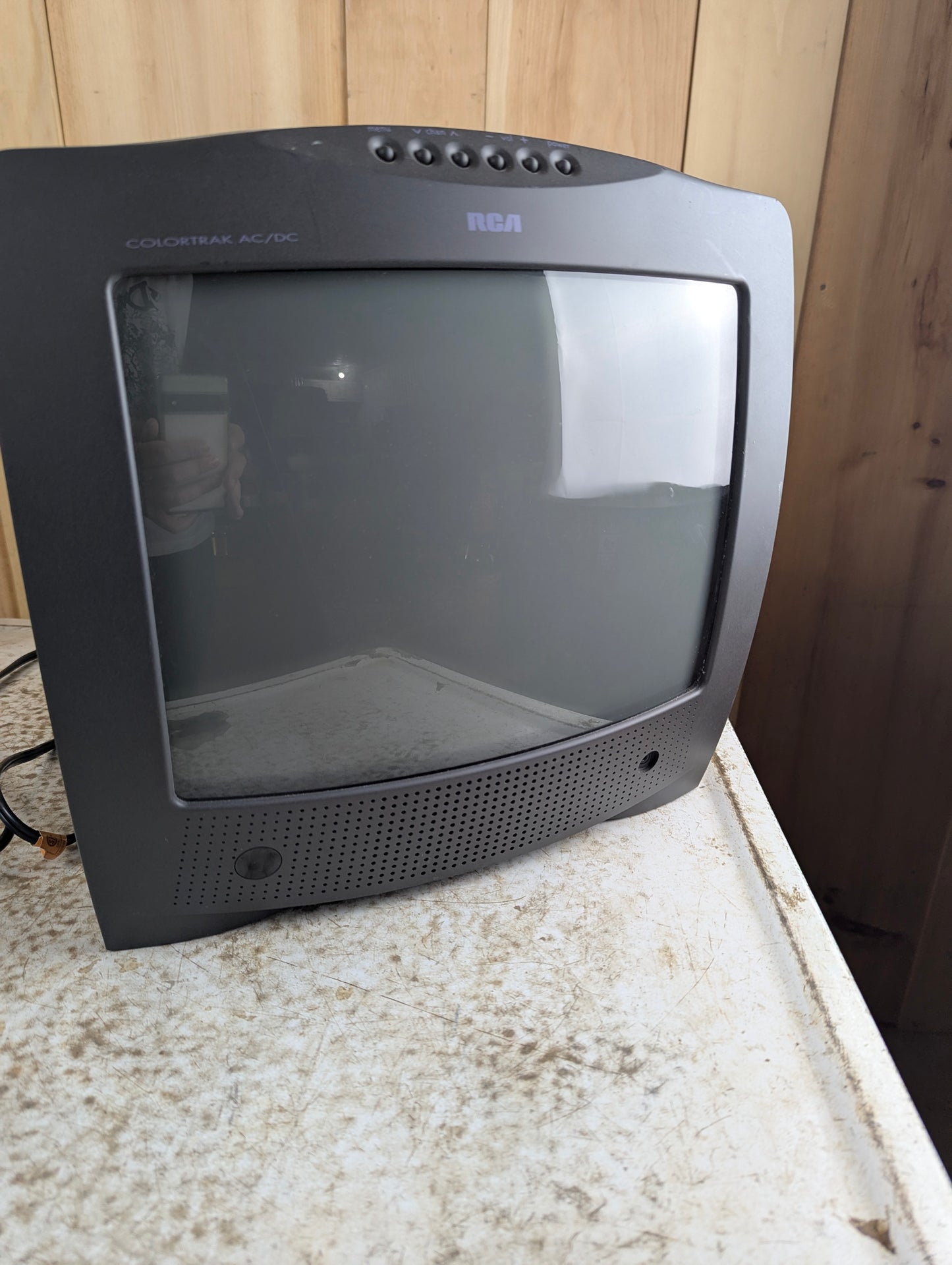 RCA 13" ColorTrak CRT TV AC/DC Power with Remote