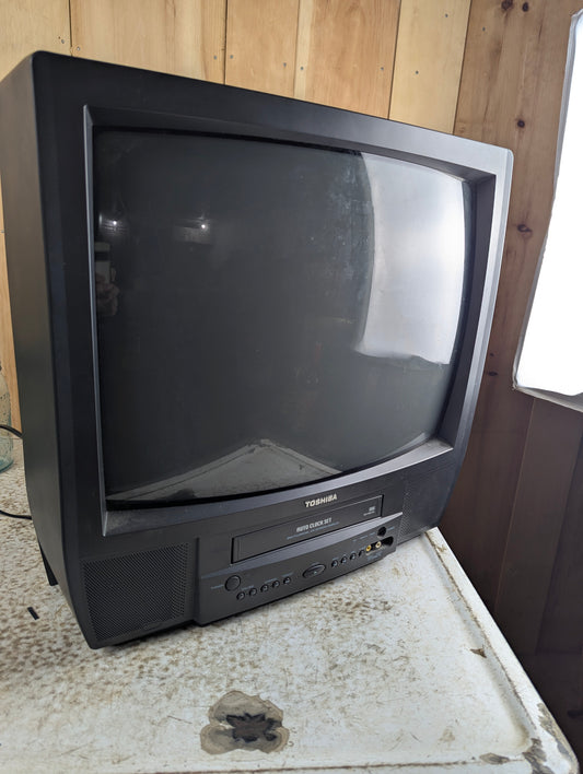 Toshiba 19" CRT TV VCR Combo Model MV19K3CR with Remote