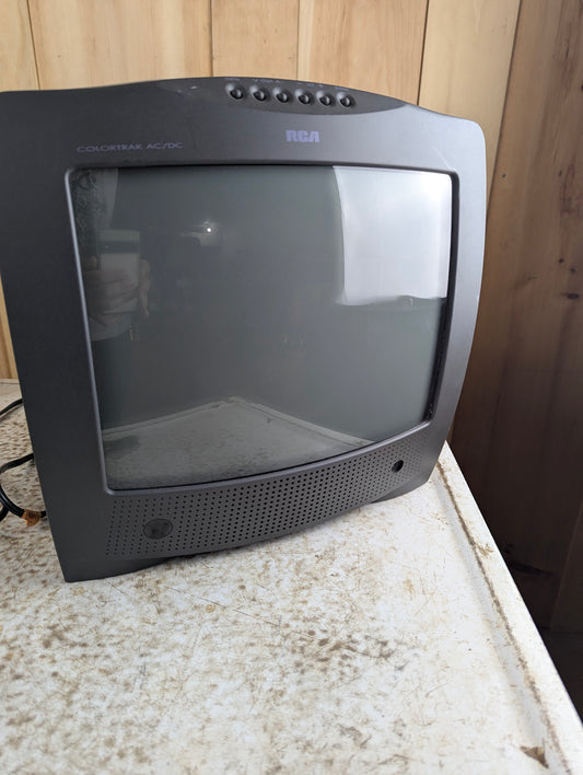 RCA 13" ColorTrak CRT TV AC/DC Power with Remote