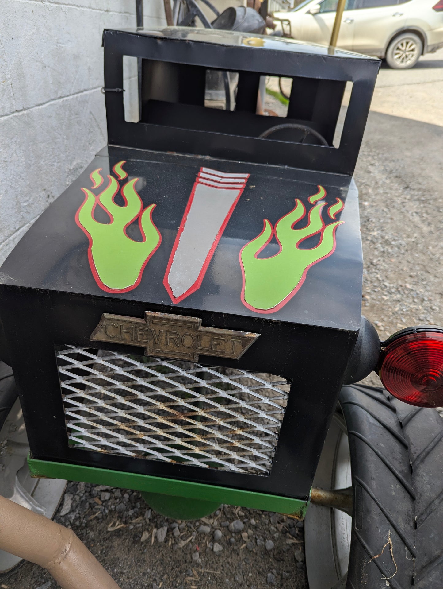 Scrap Art Gravedigger Monster Truck - view 4