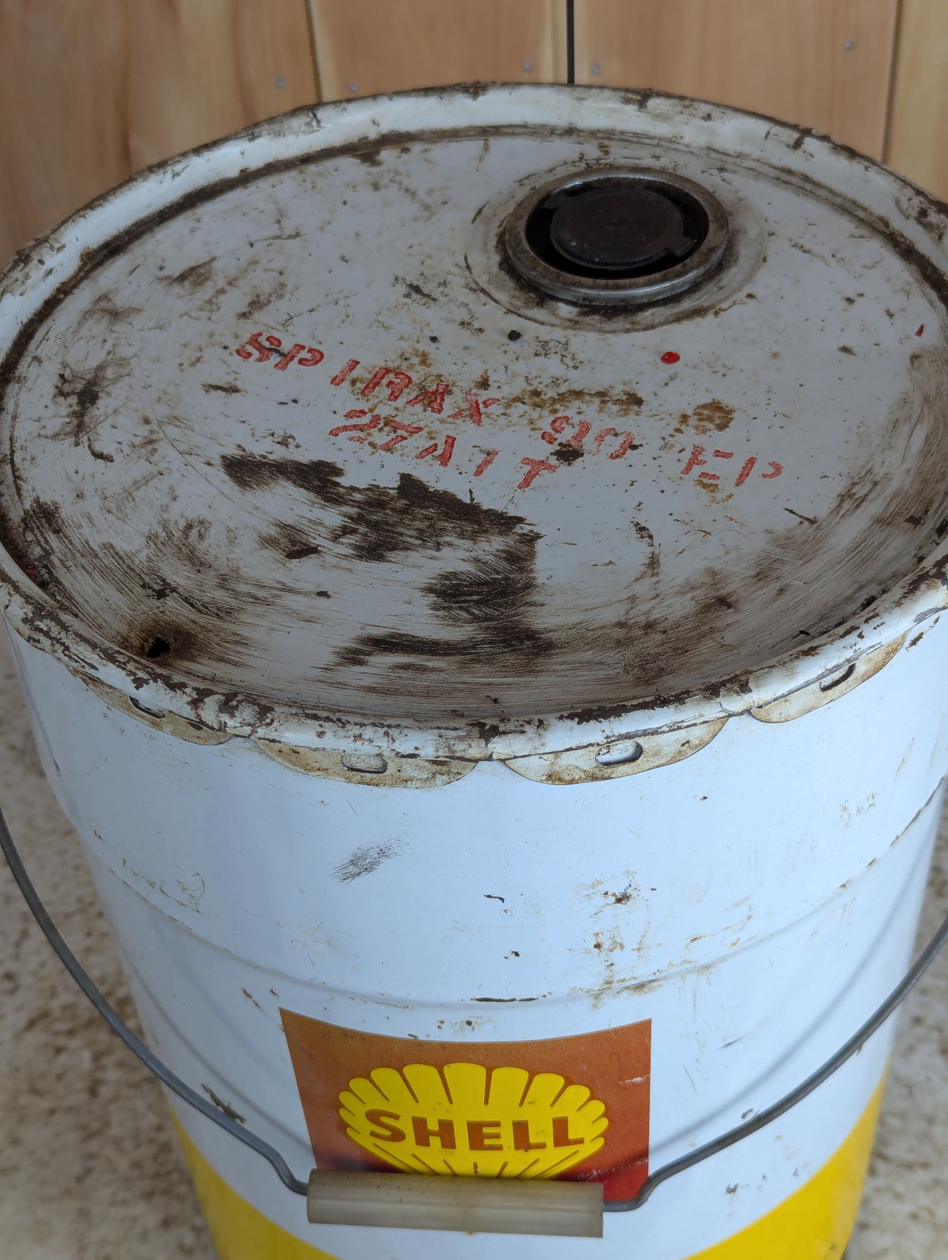 Shell Motor Oil Can - view 3