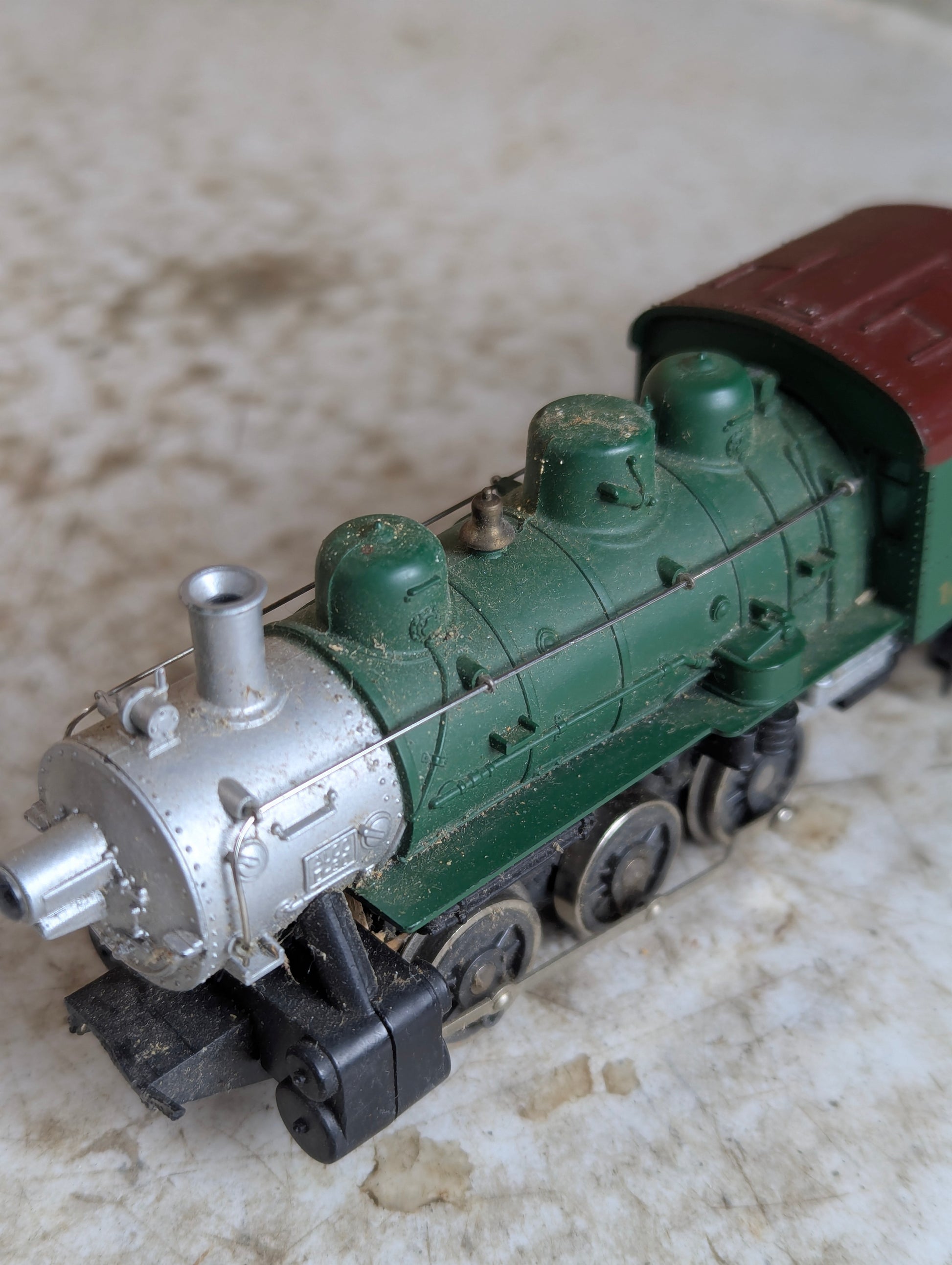 Tyco HO Scale 0-6-0 Southern Railway Locomotive #1435 with Coal Car - view 4