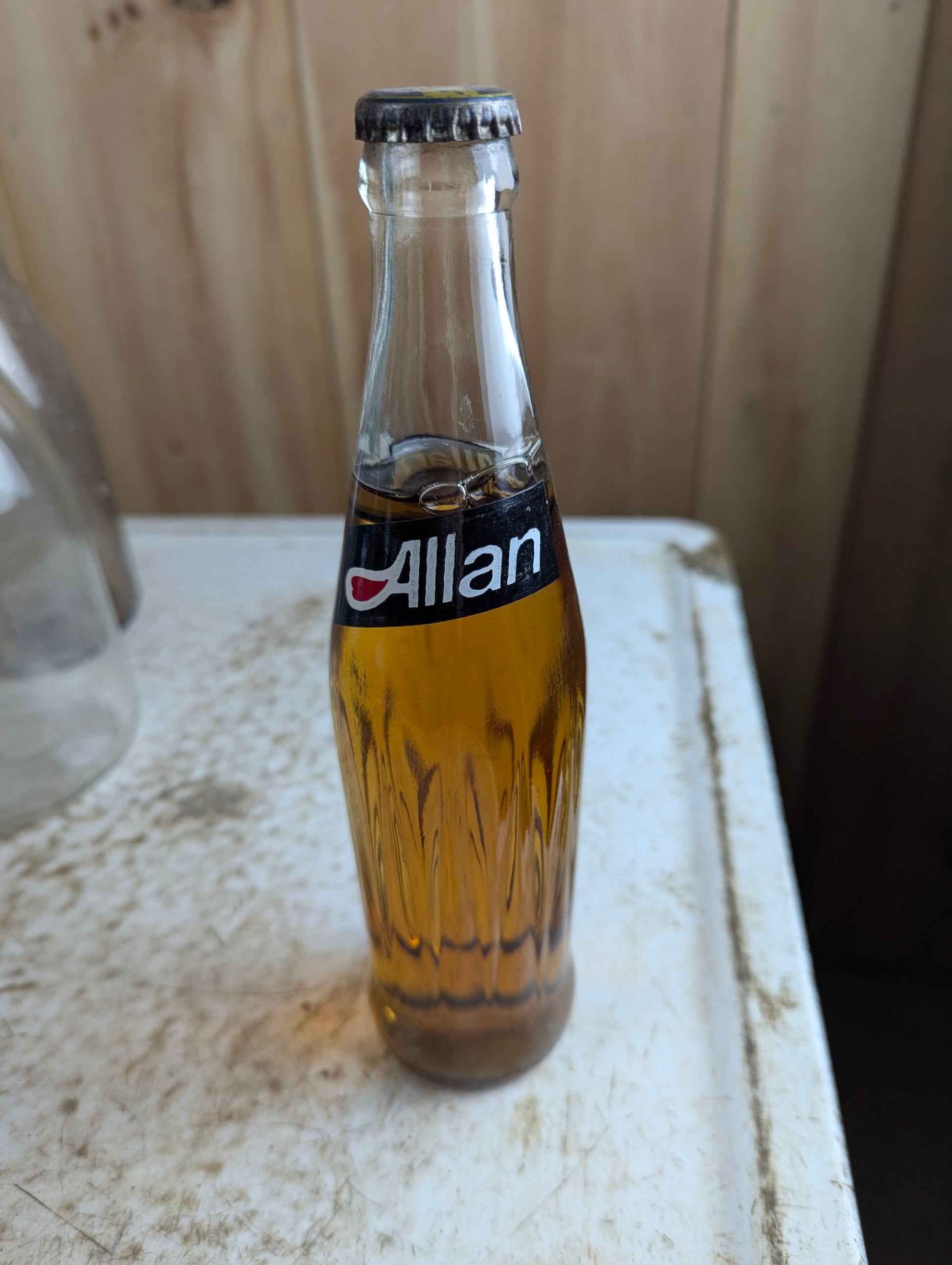 Unopened Vintage Allan Beverages 10oz Twisted Glass Soda Bottle