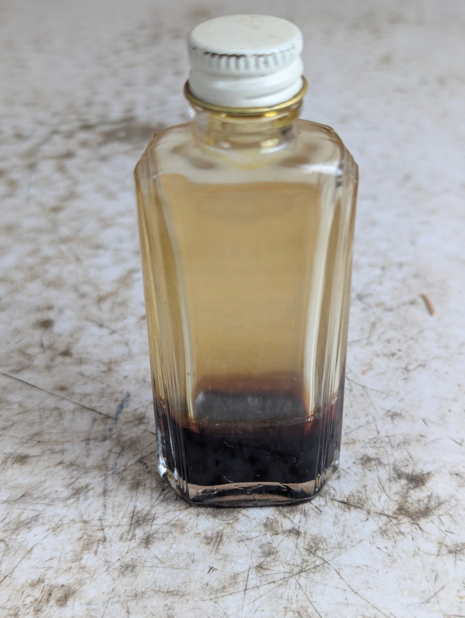 Vintage 1 oz. Pharmo Friar's Balsam Bottle - view 3