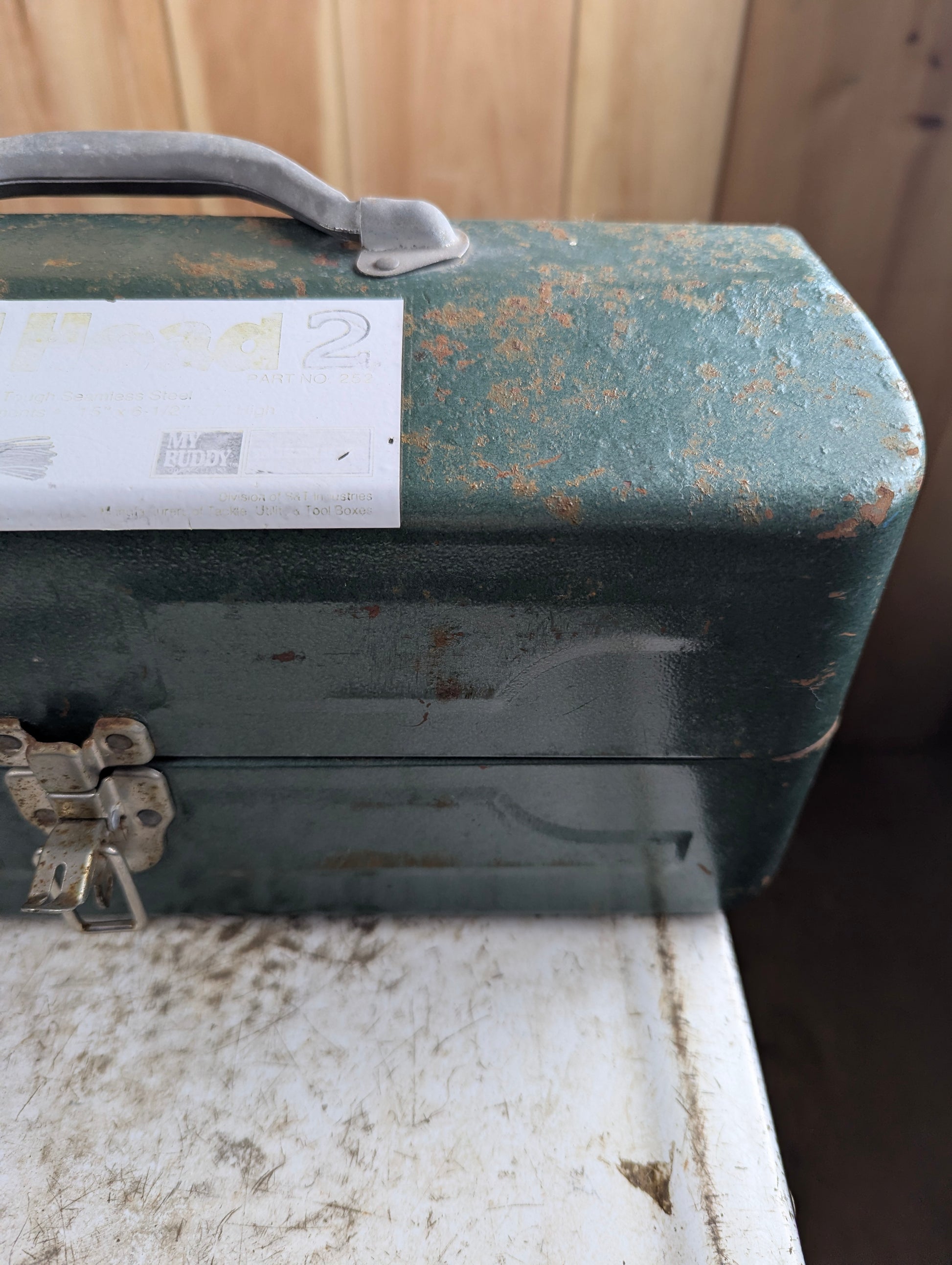 Vintage 15" x 6" x 7" Green Metal Tackle Box - view 2