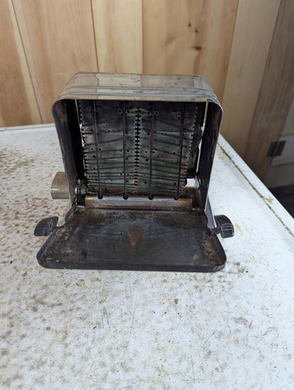 Vintage 1930s Standard Appliance Manual Flip-Down Toaster - Works - view 3