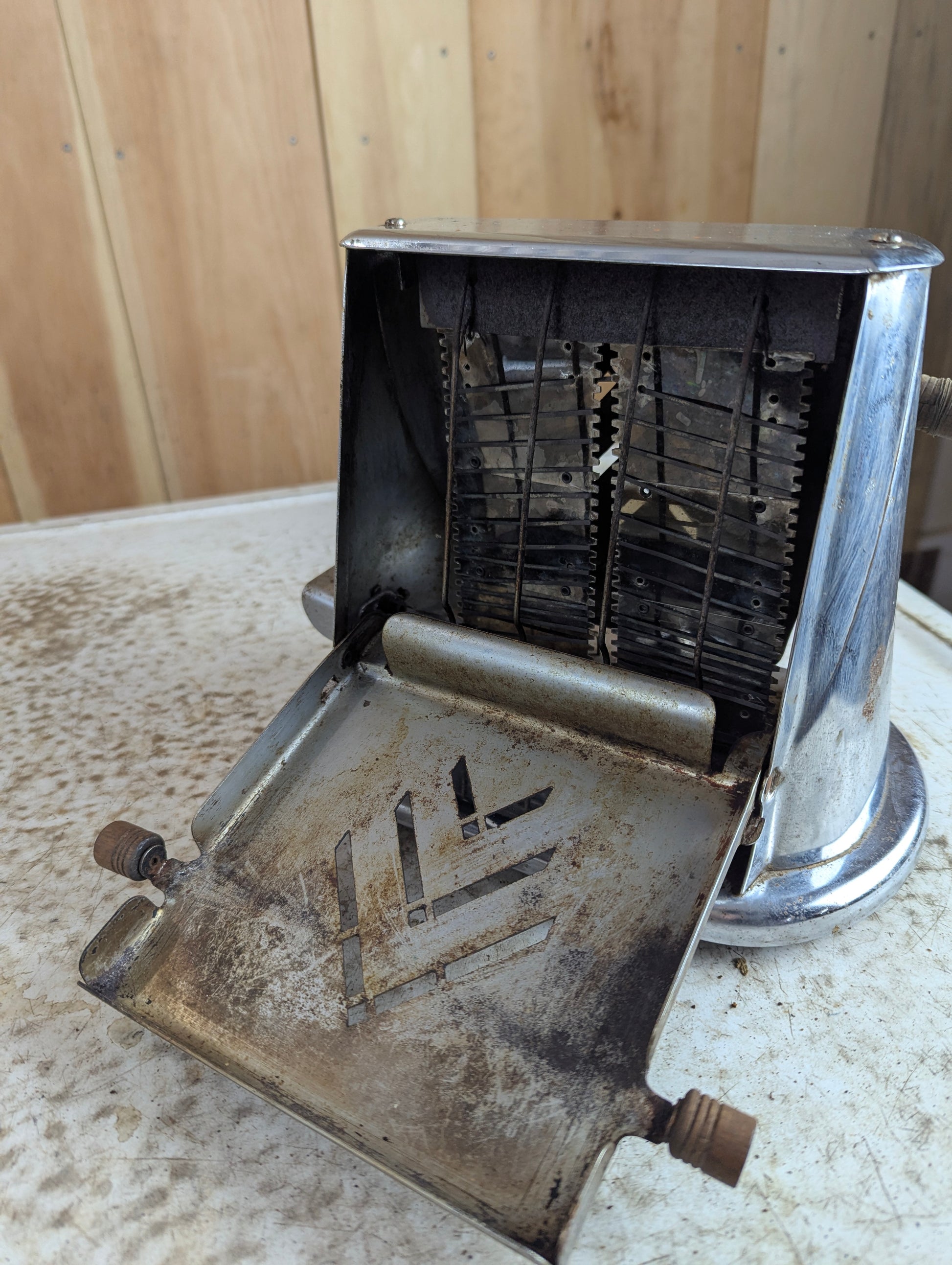 Vintage 1940s Samson 2-Slice Manual Flip-Down Toaster - Works - view 3